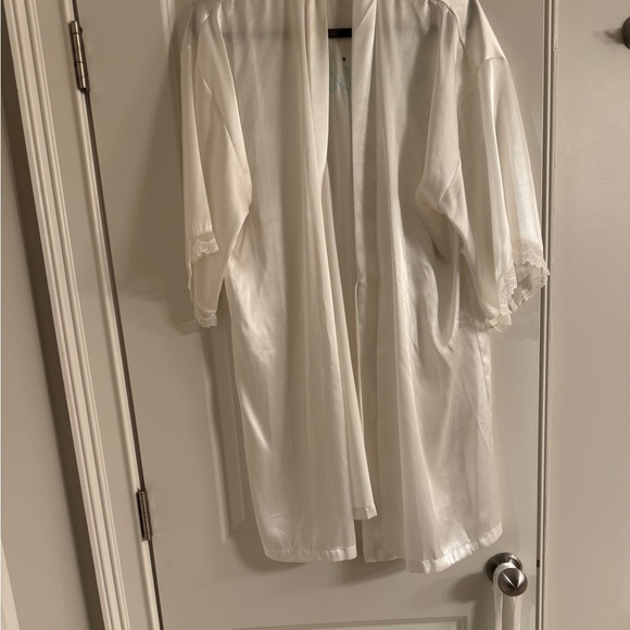 Bride Robe - Picture 2 of 2